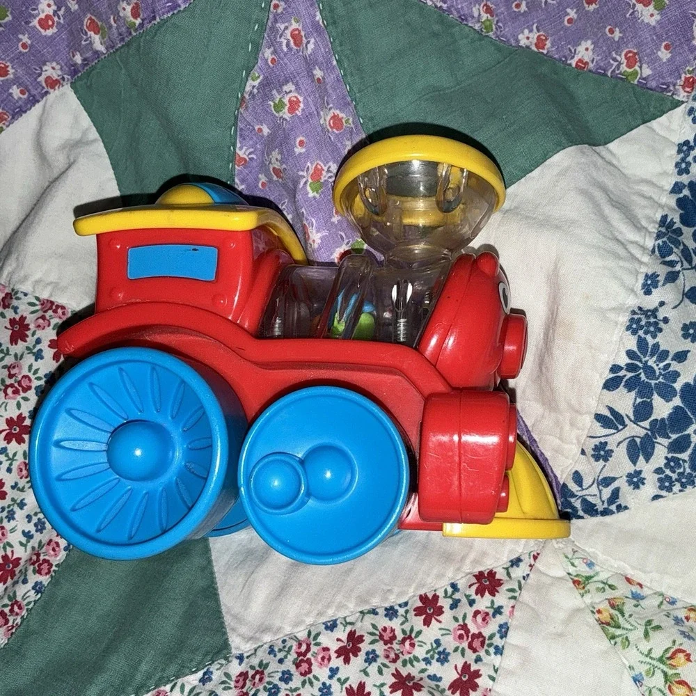 Fisher Price‎ Poppity Pop Toy Train Ages 6mo+ Colorful Push Toy Rattle Vehicle